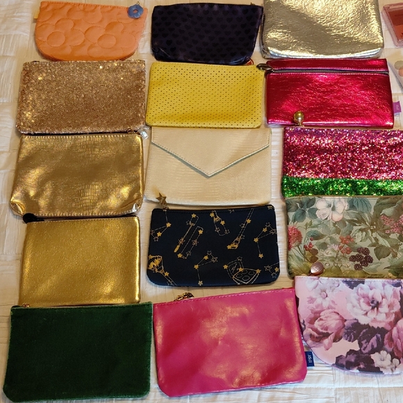 Ipsy 15 Makeup Bags & 20 Products - Picture 1 of 16